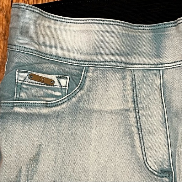 NWOT Coco + Carmen Green Acid Wash Elastic Waist Pull On Jeans - Picture 7 of 8